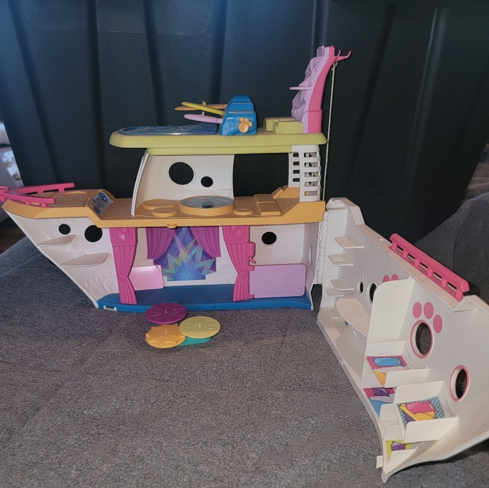Littlest pet shop cruise ship